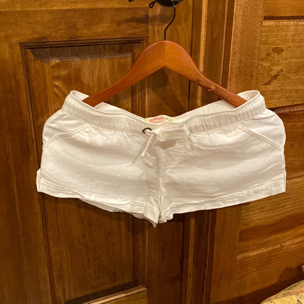 O'neil Shorts Womens White Size Small Beach Summer Beautiful Brand New no tags